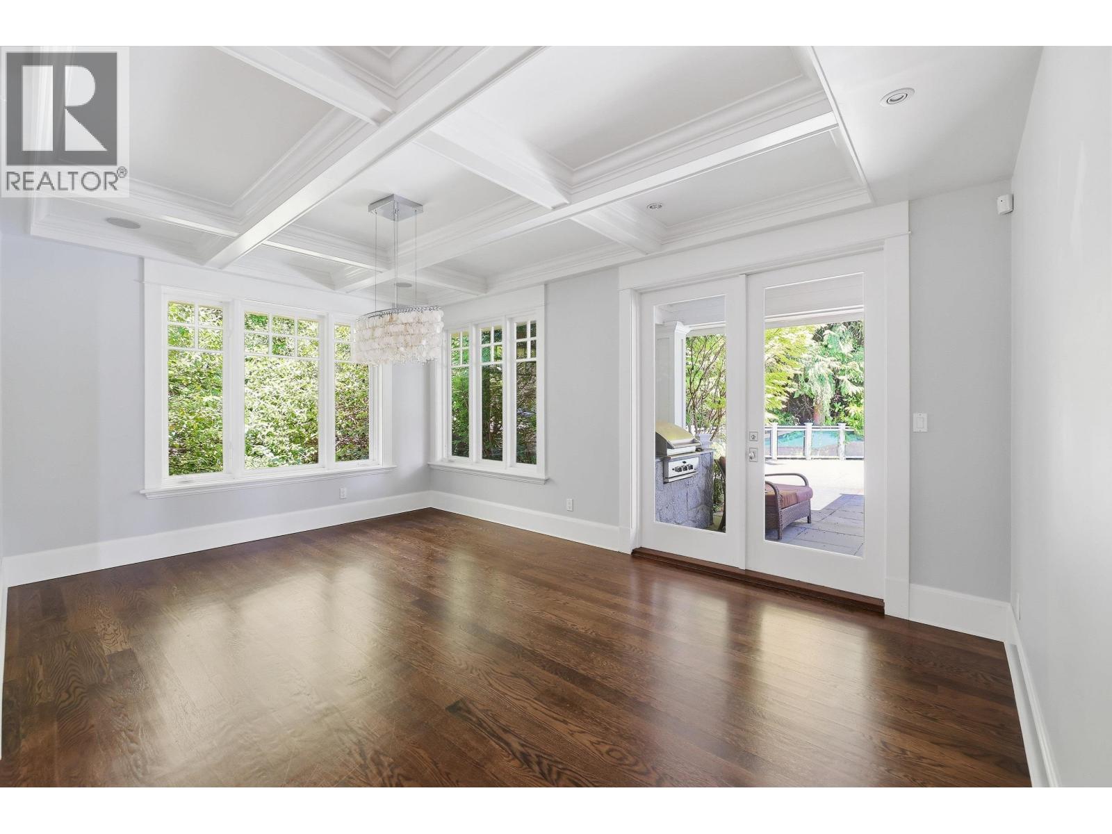 4659 WOODGREEN DRIVE, West Vancouver