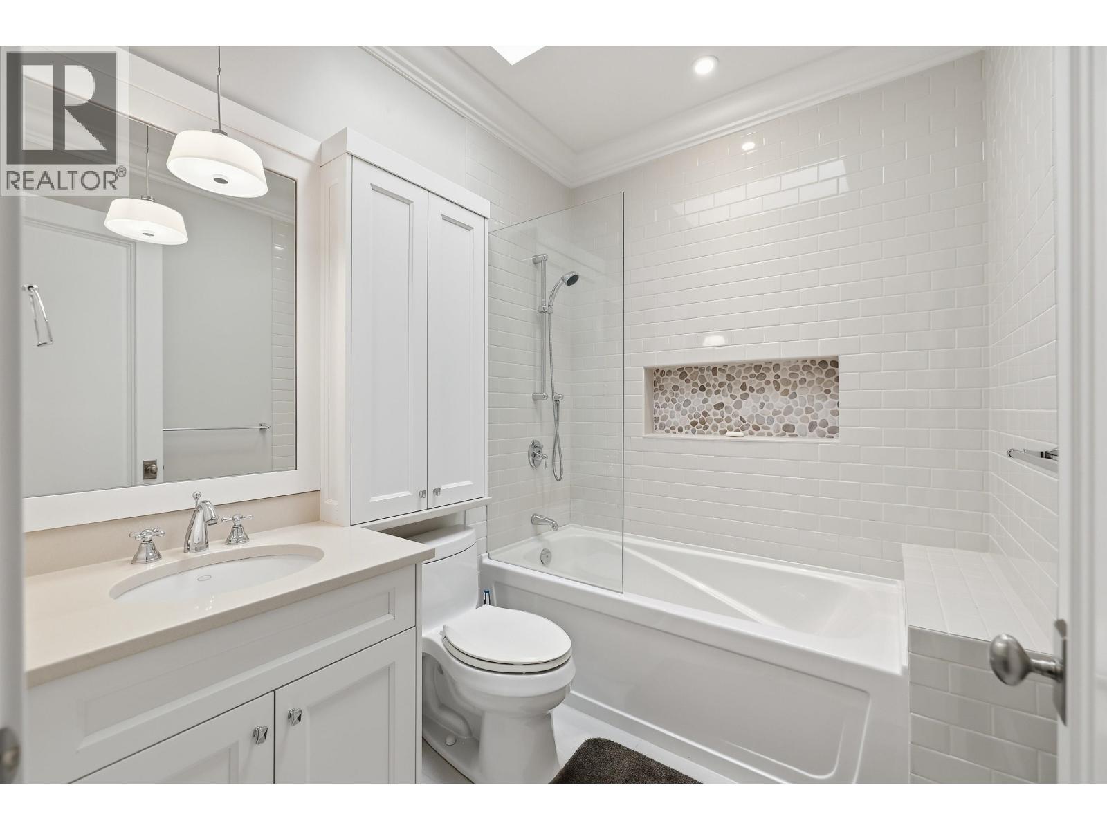4659 WOODGREEN DRIVE, West Vancouver