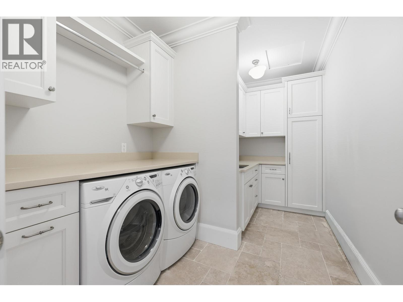 4659 WOODGREEN DRIVE, West Vancouver