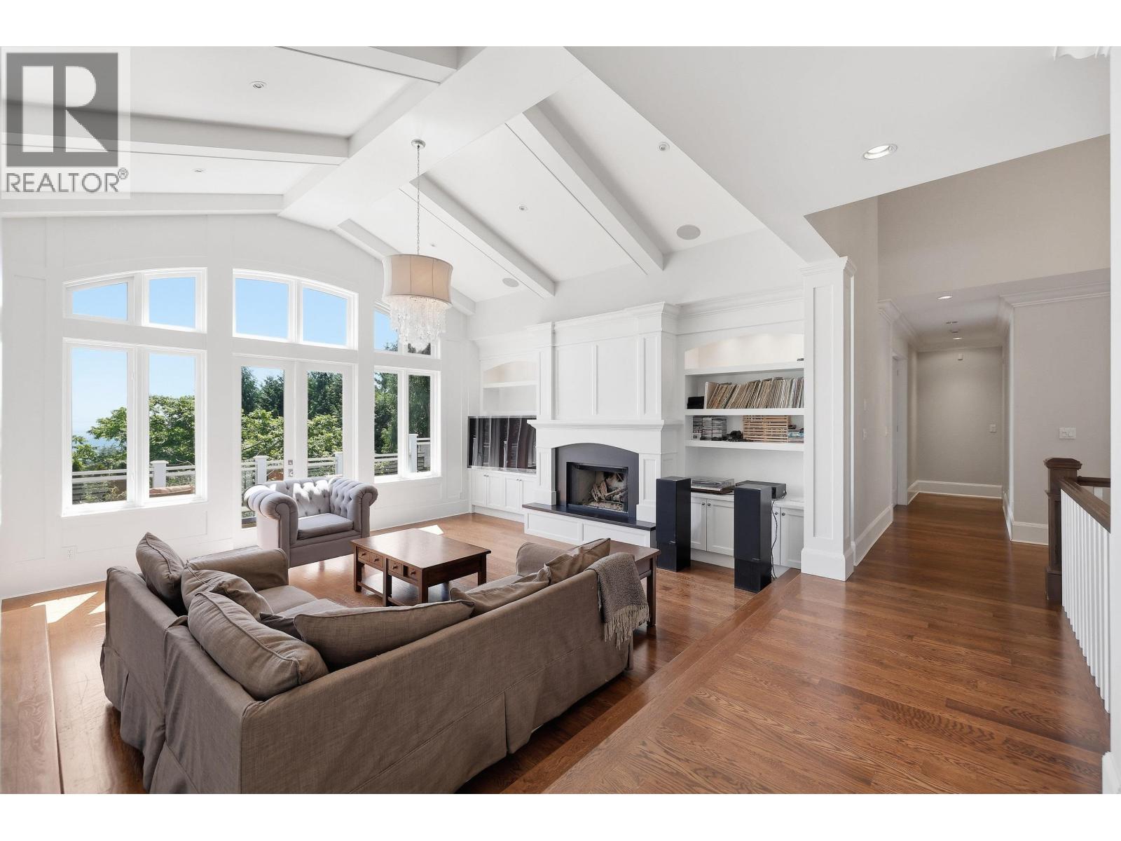 4659 WOODGREEN DRIVE, West Vancouver