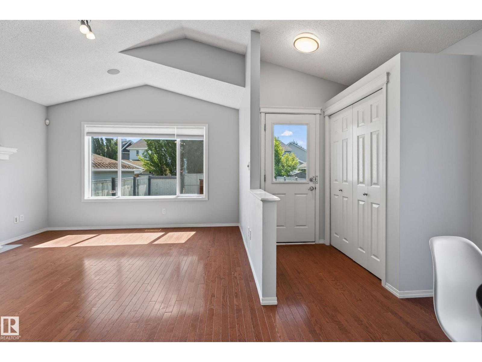 7815 14 AV SW - 13