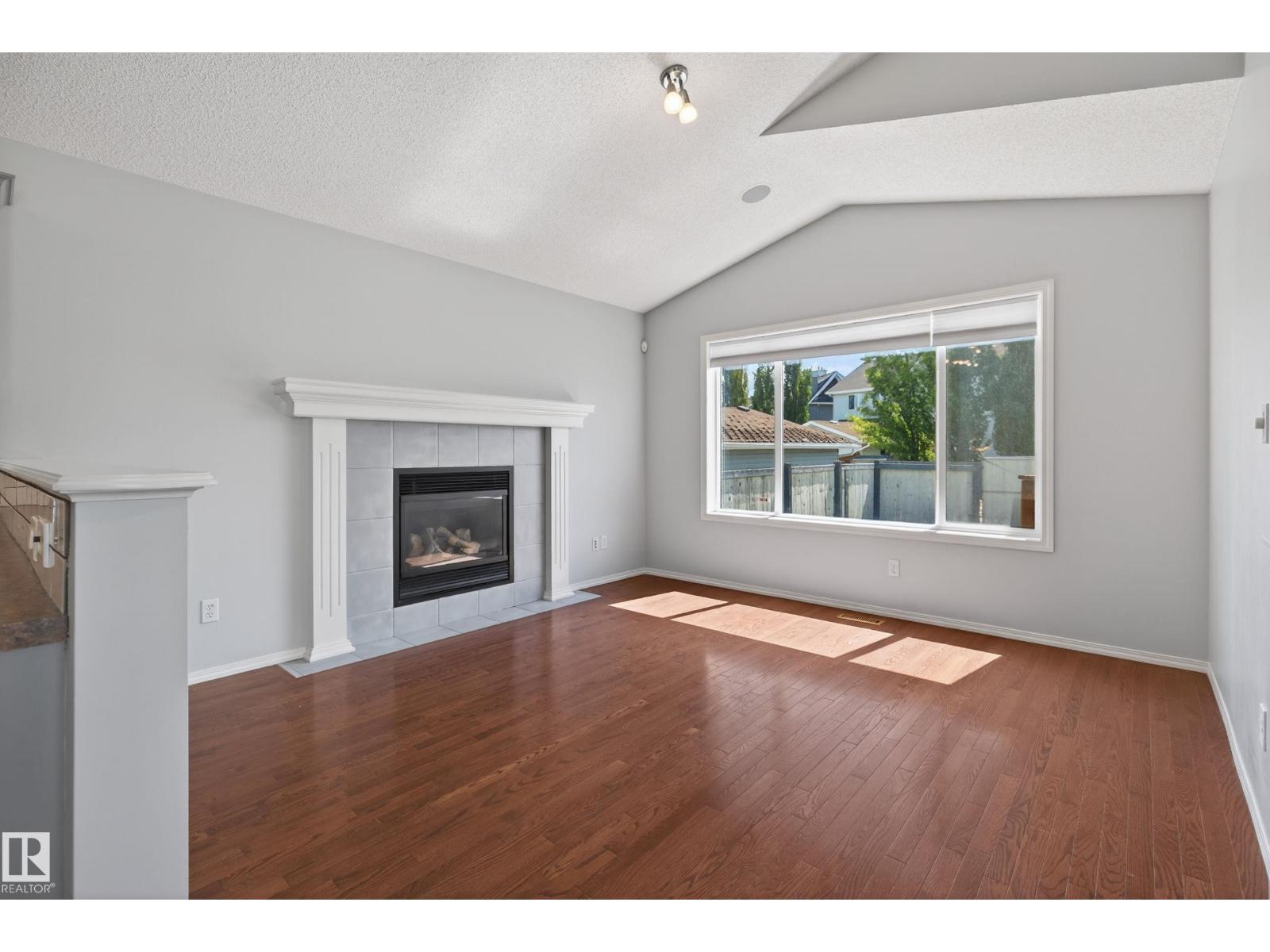 7815 14 AV SW - 14