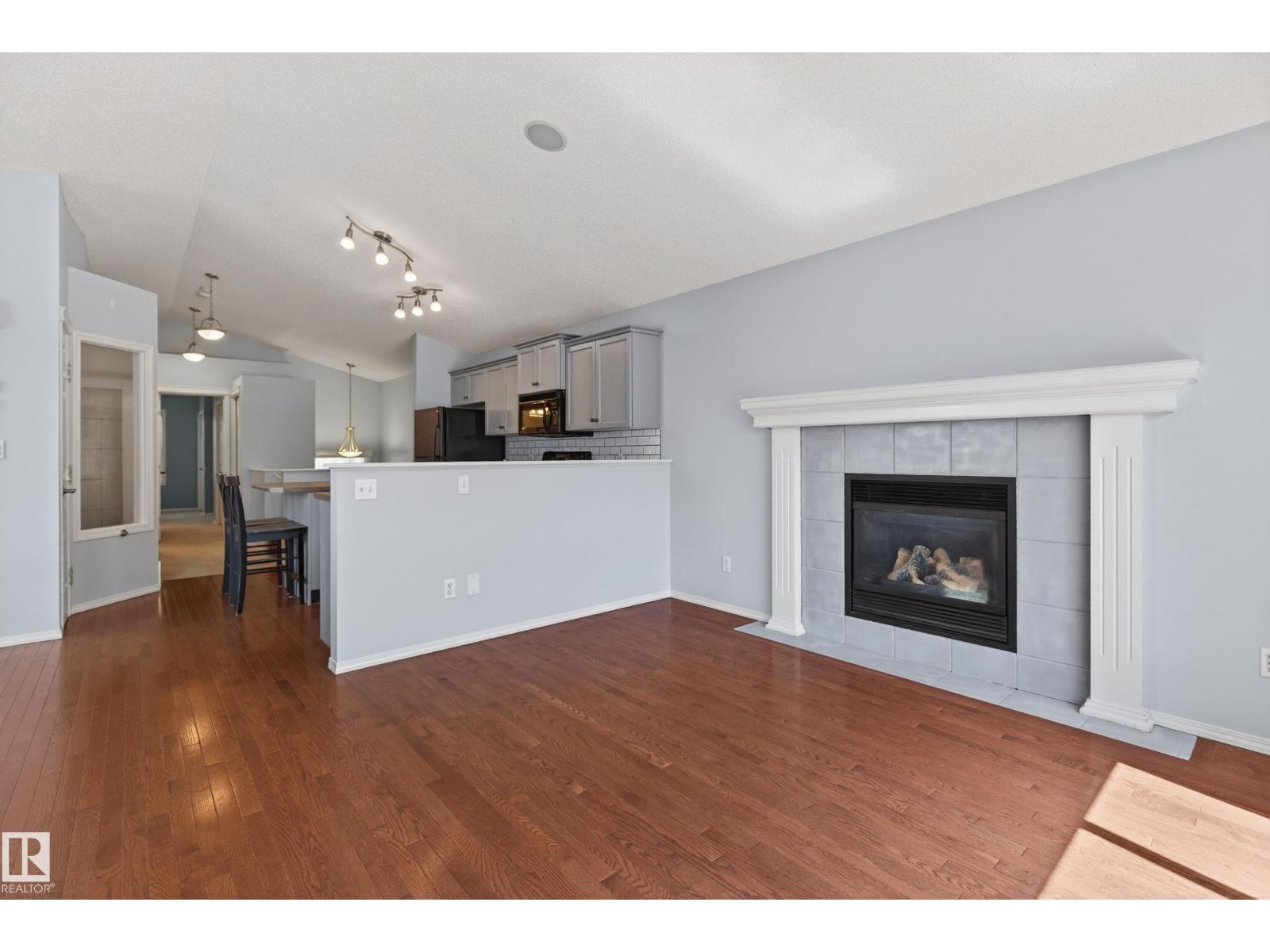 7815 14 AV SW - 16