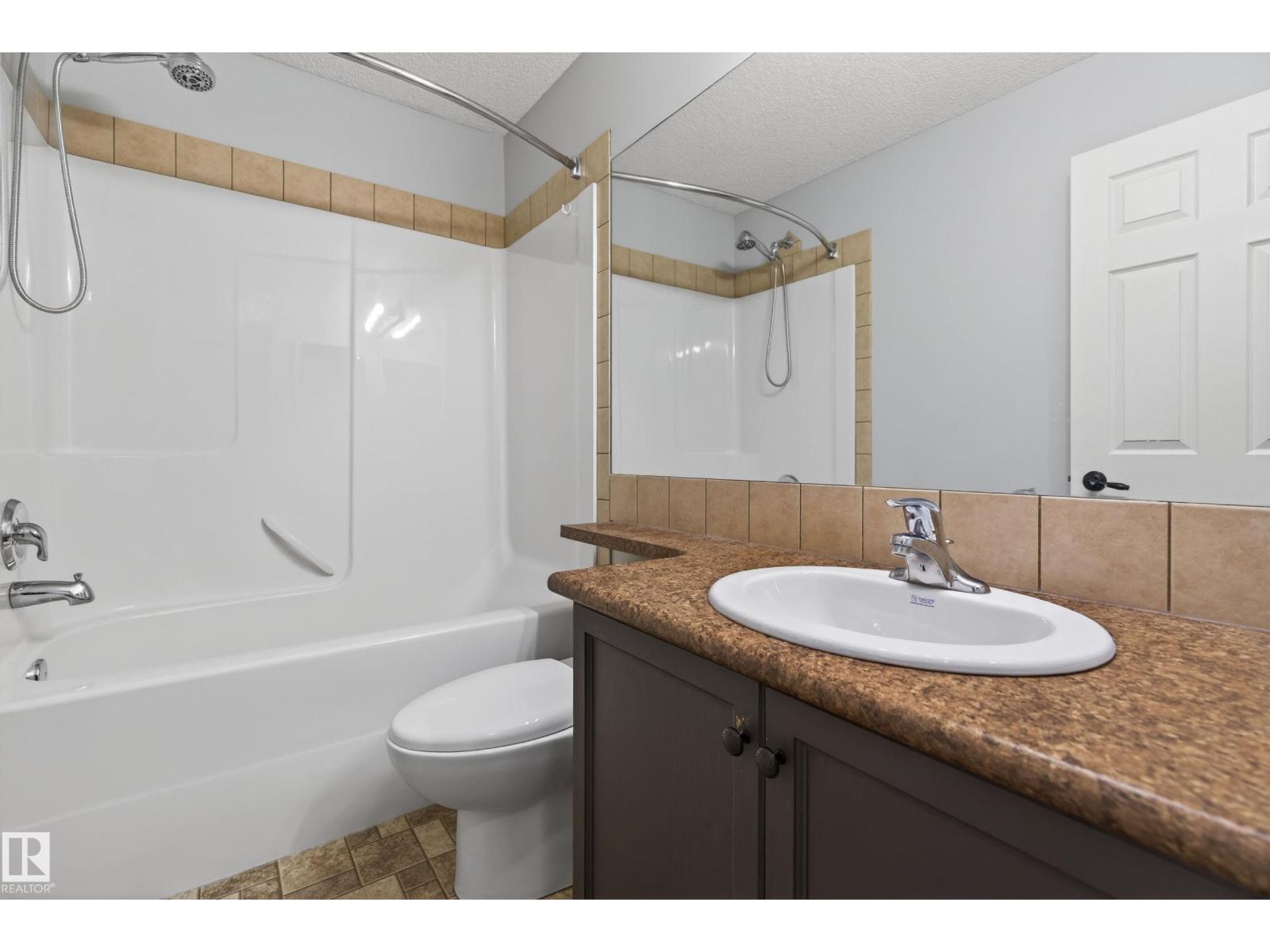 7815 14 AV SW - 26