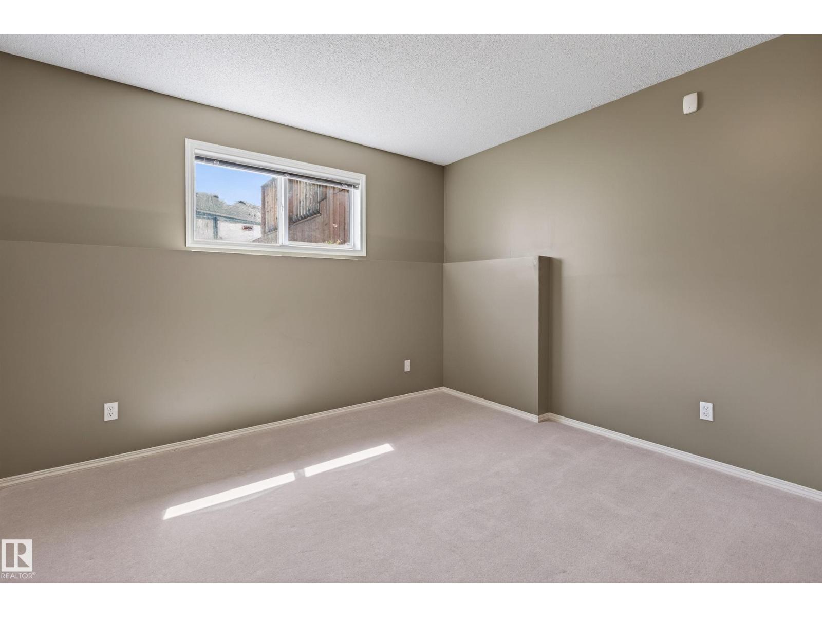 7815 14 AV SW - 36