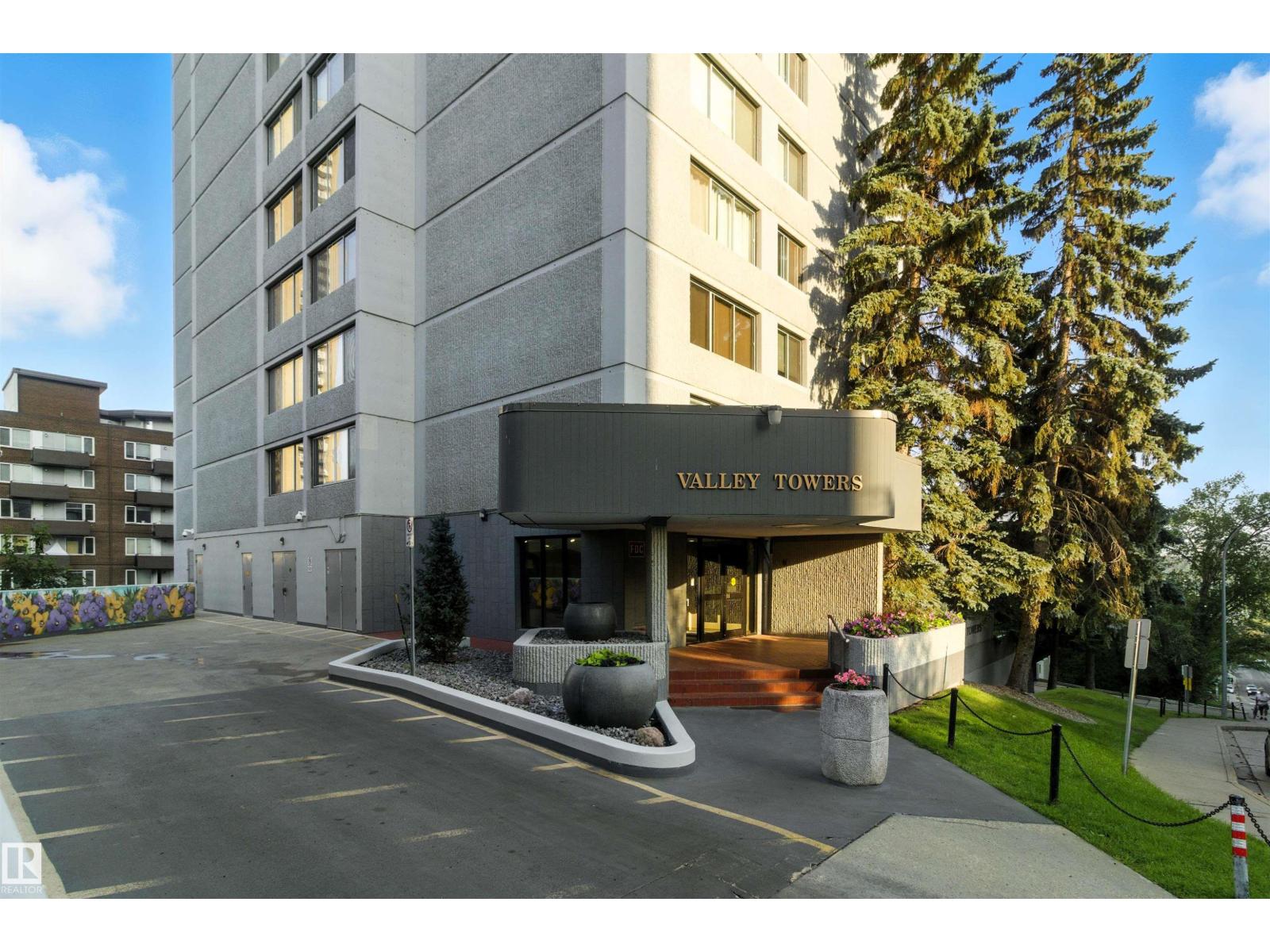 #2202 9923 103 ST NW - 2