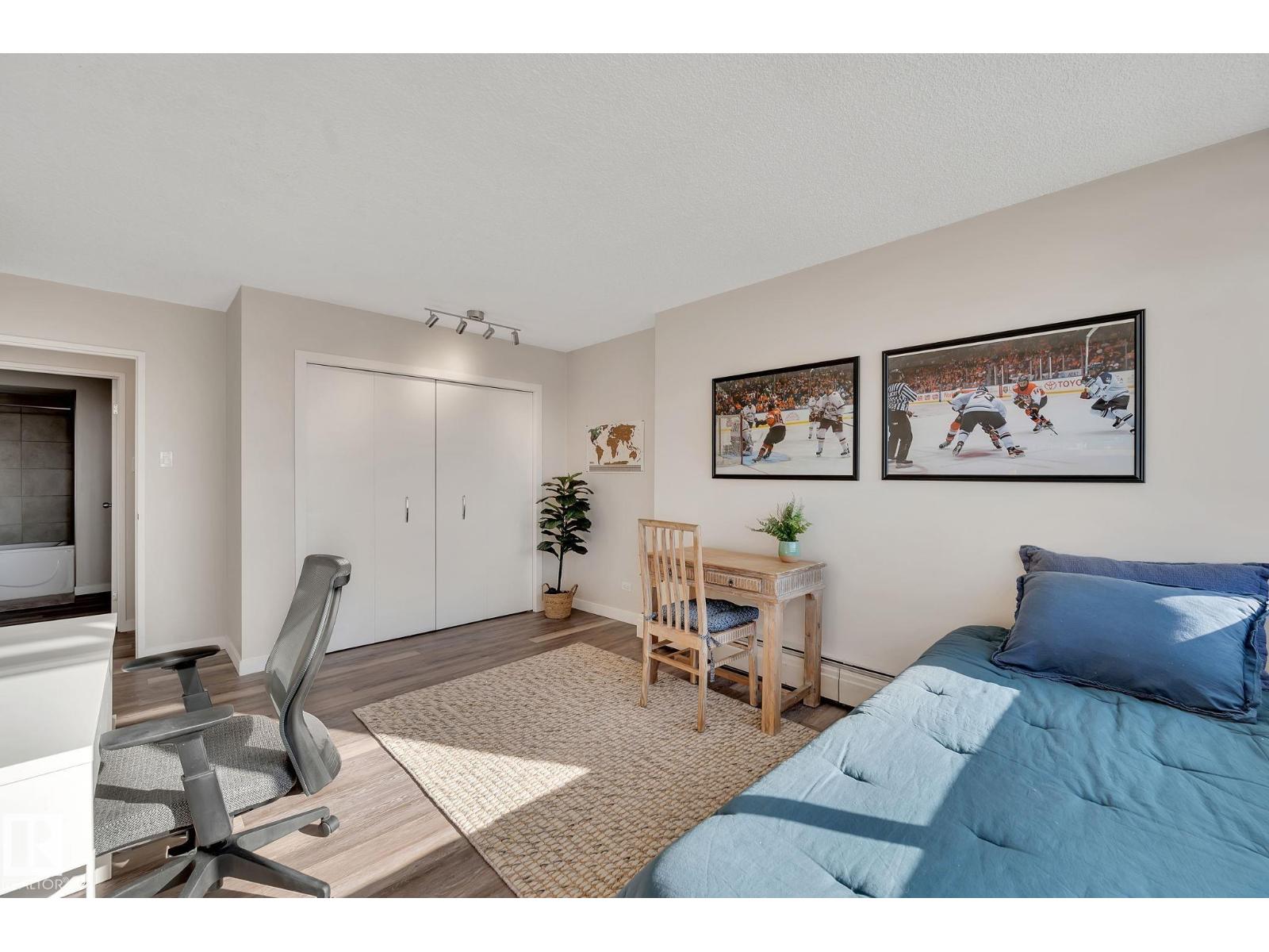 #2202 9923 103 ST NW - 19