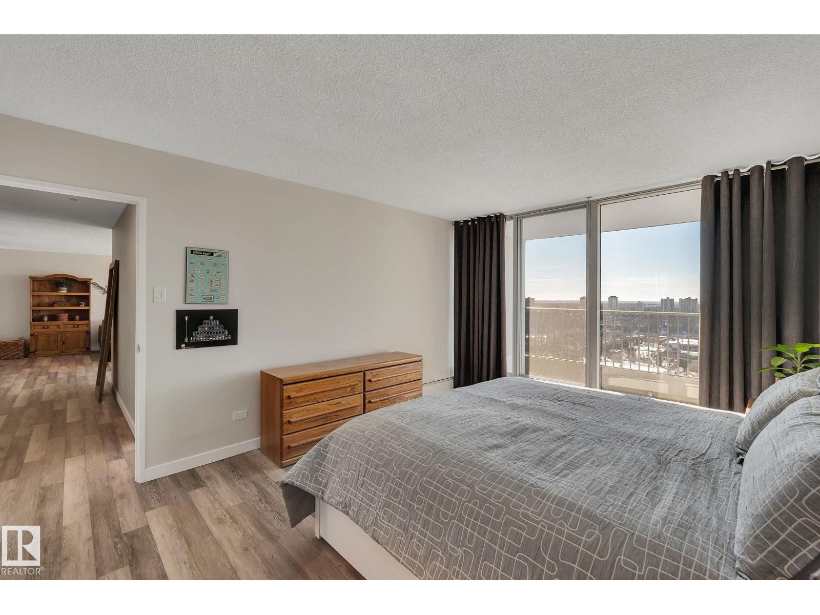 #2202 9923 103 ST NW - 23