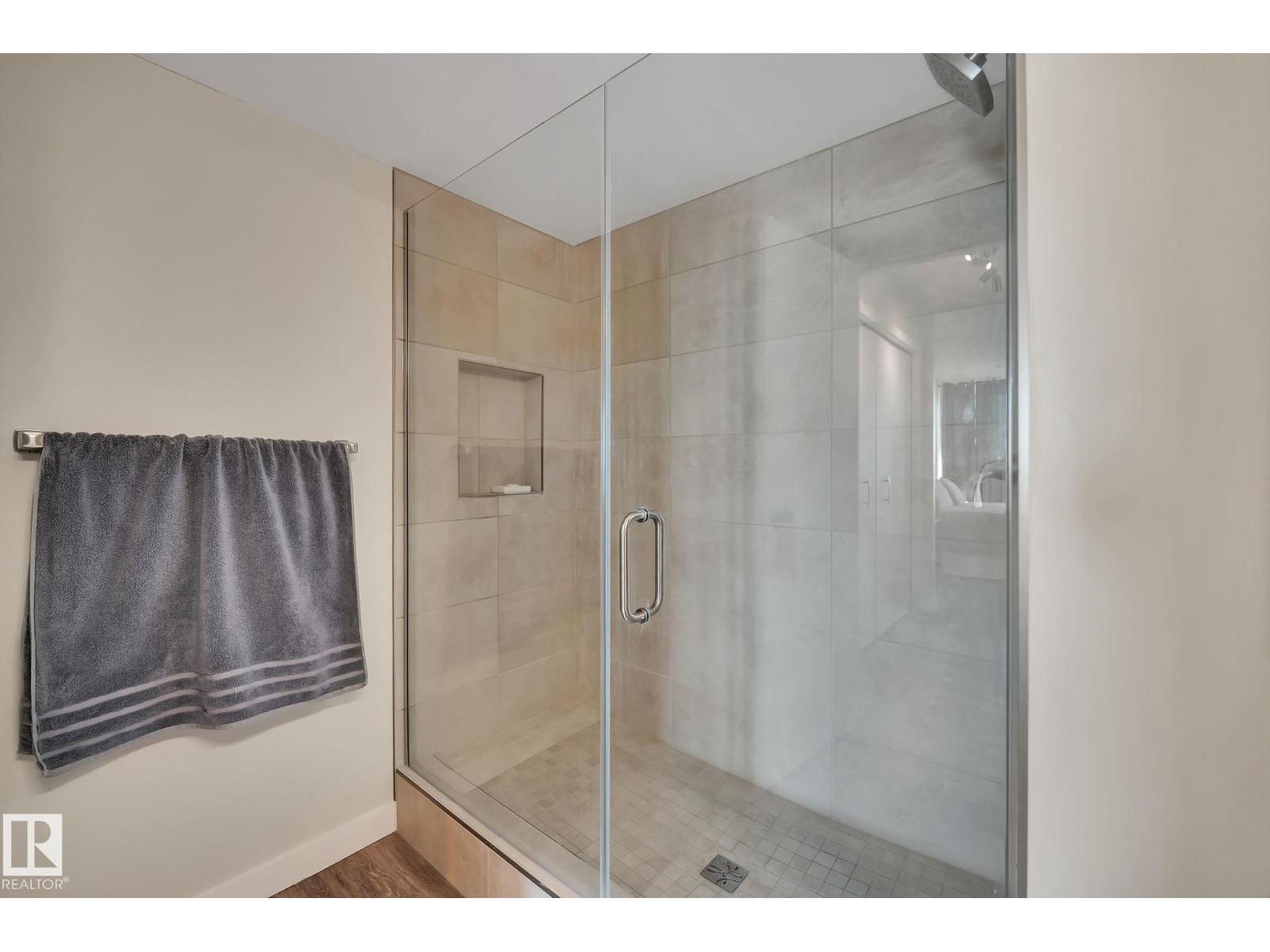#2202 9923 103 ST NW - 26