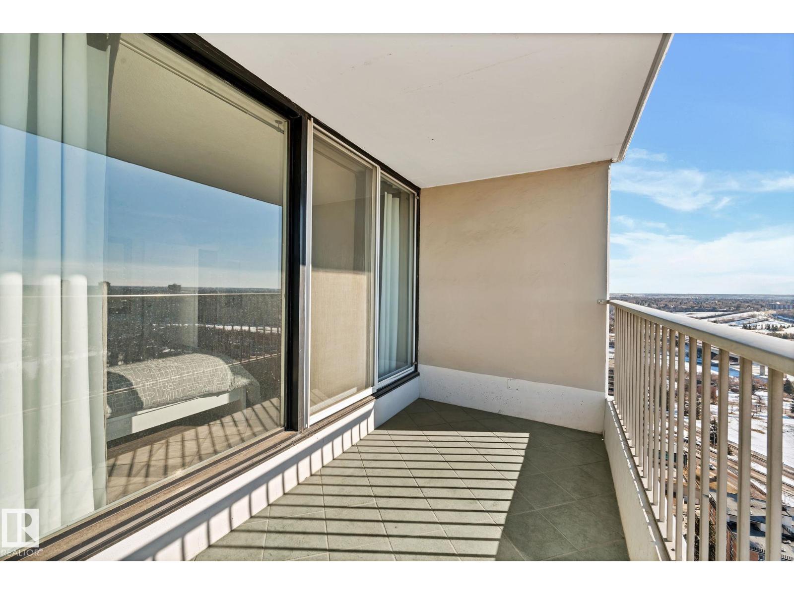 #2202 9923 103 ST NW - 28