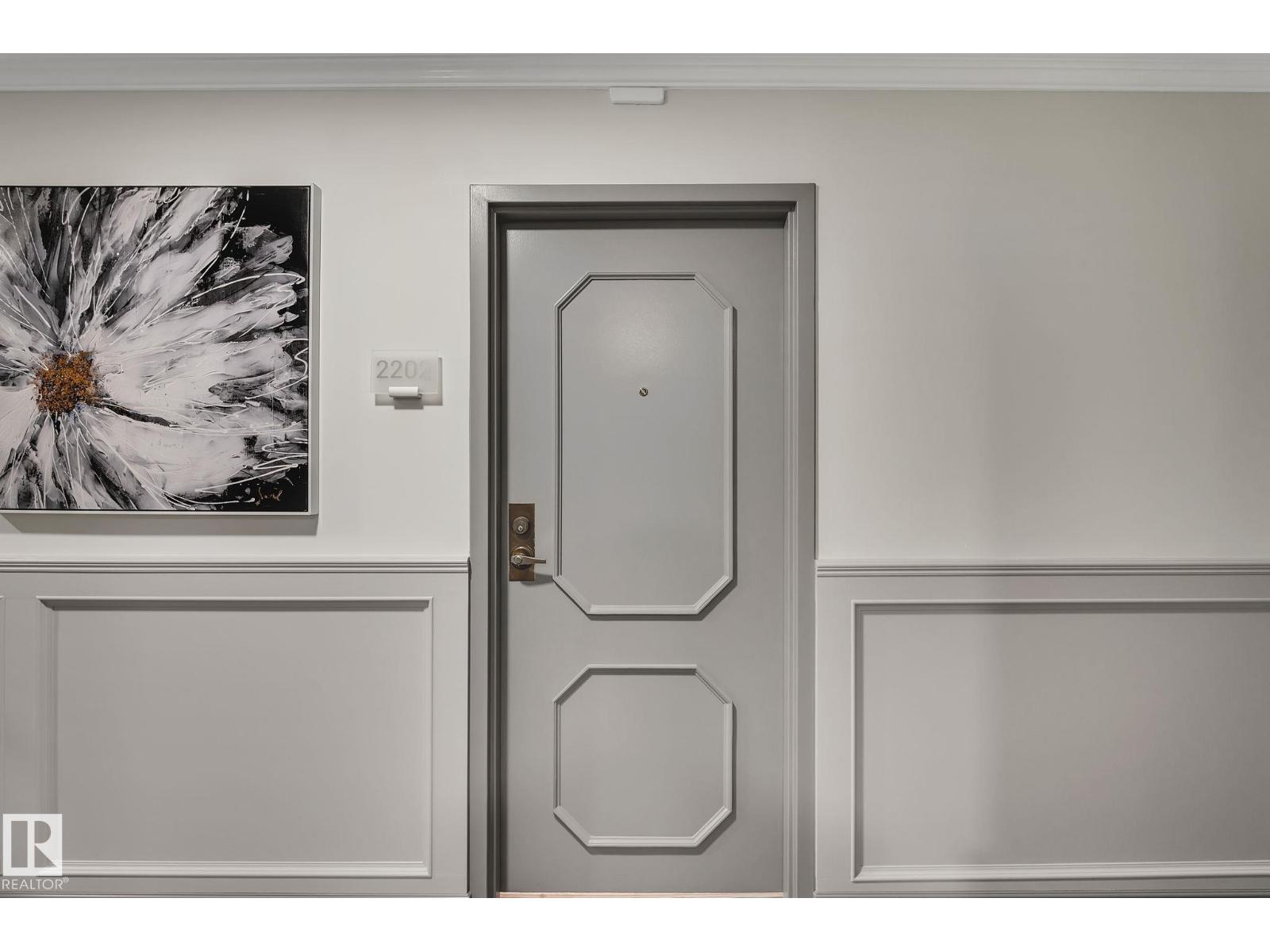 #2202 9923 103 ST NW - 37
