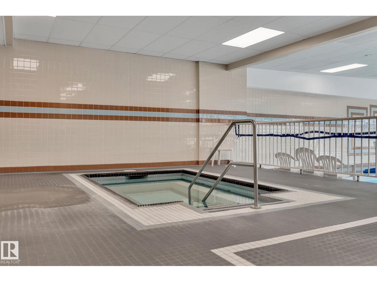 #2202 9923 103 ST NW - 42