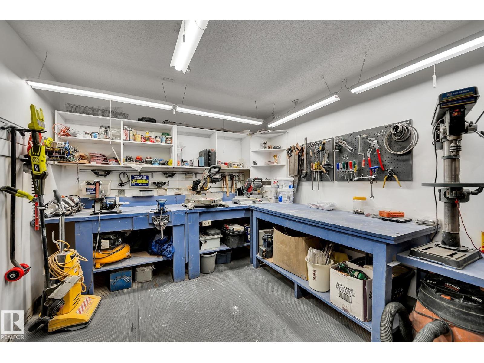 #2202 9923 103 ST NW - 46