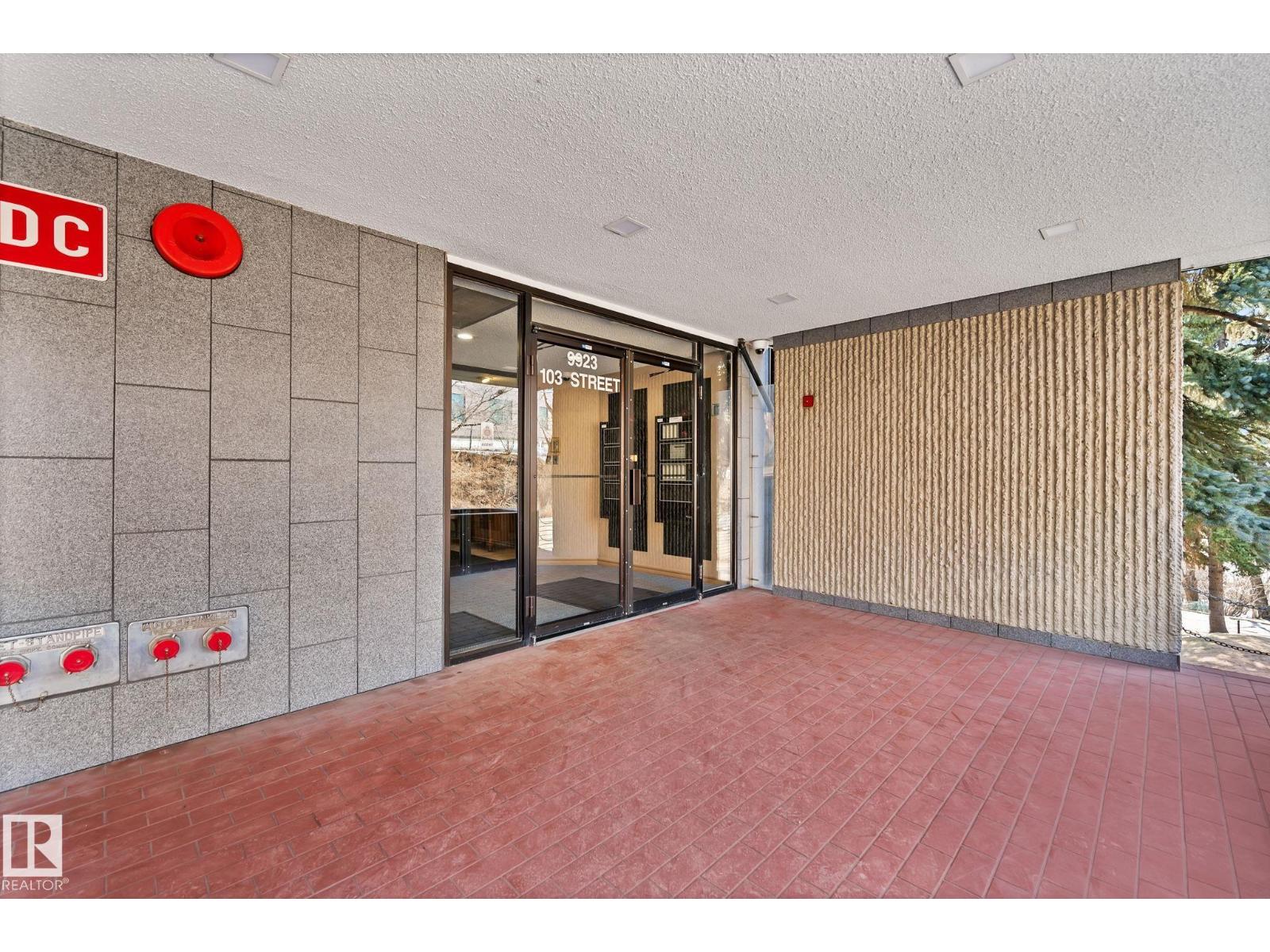 #2202 9923 103 ST NW - 59