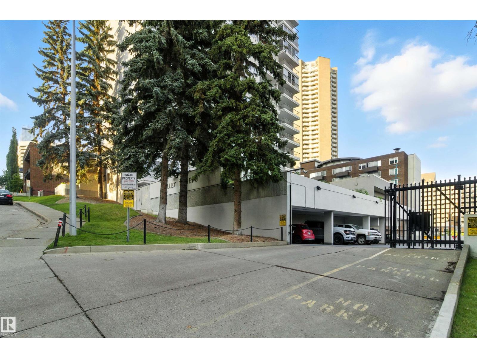 #2202 9923 103 ST NW - 61