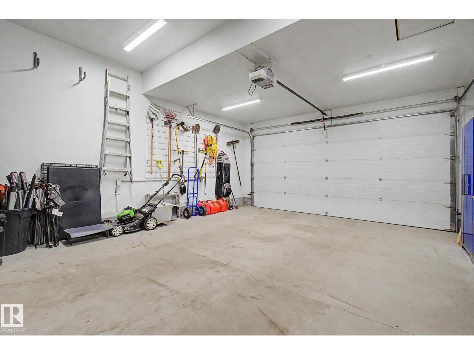 170 SPRUCE GARDENS CR — photo 43