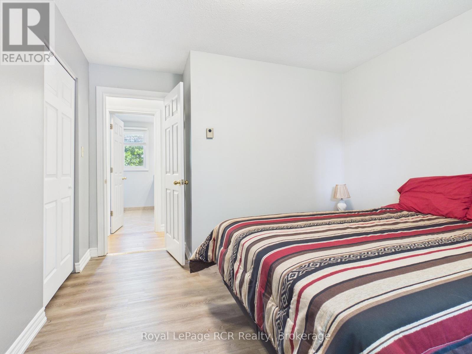 383 WELLINGTON STREET - 18
