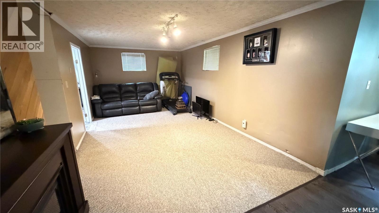 201 Walsh STREET - 27