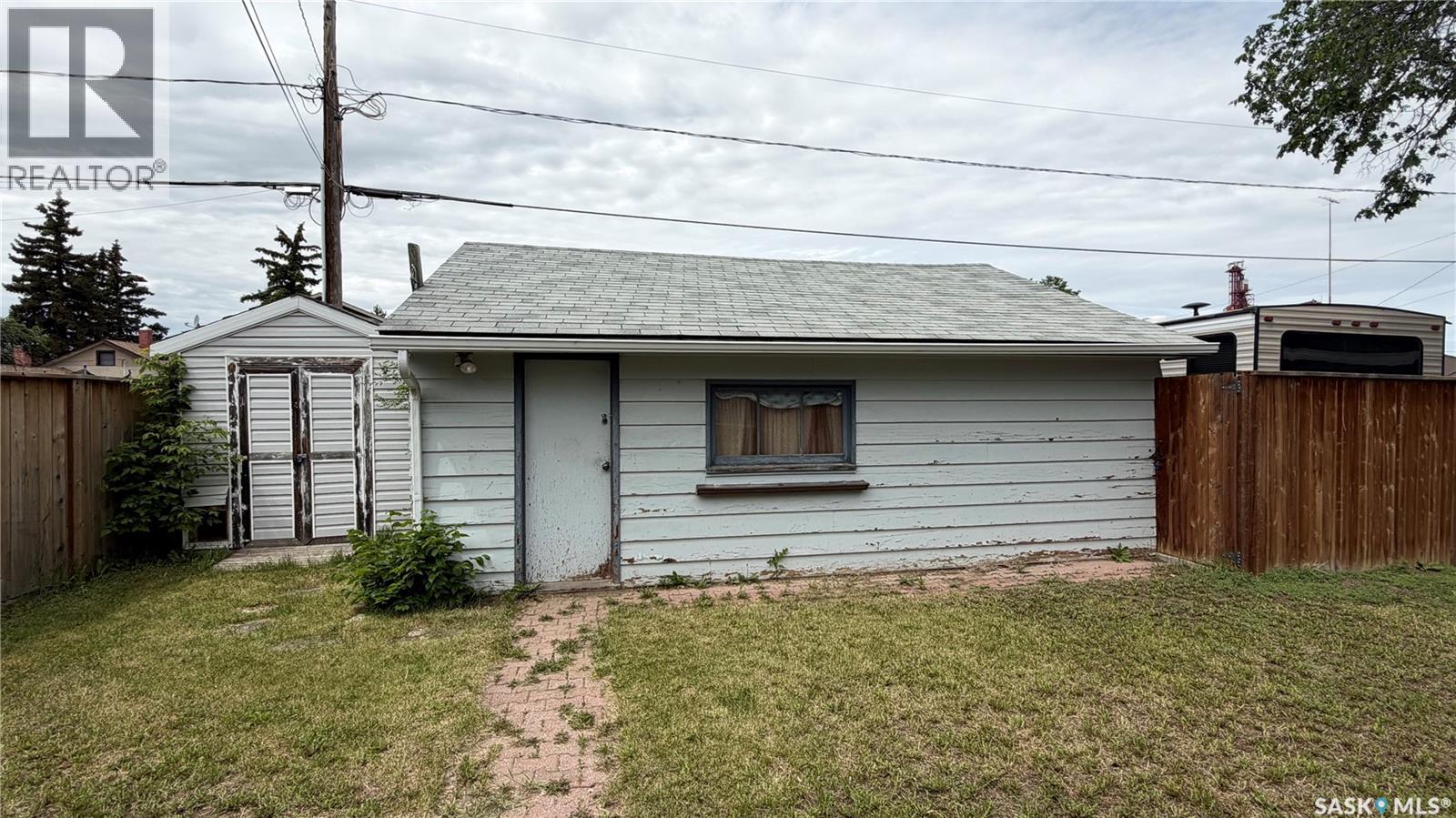 201 Walsh STREET - 6