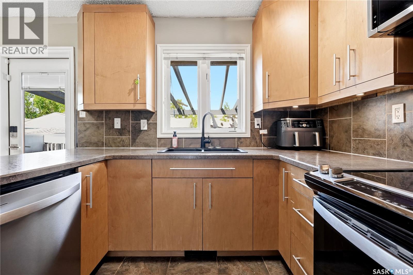 179 Merlin CRESCENT — photo 10