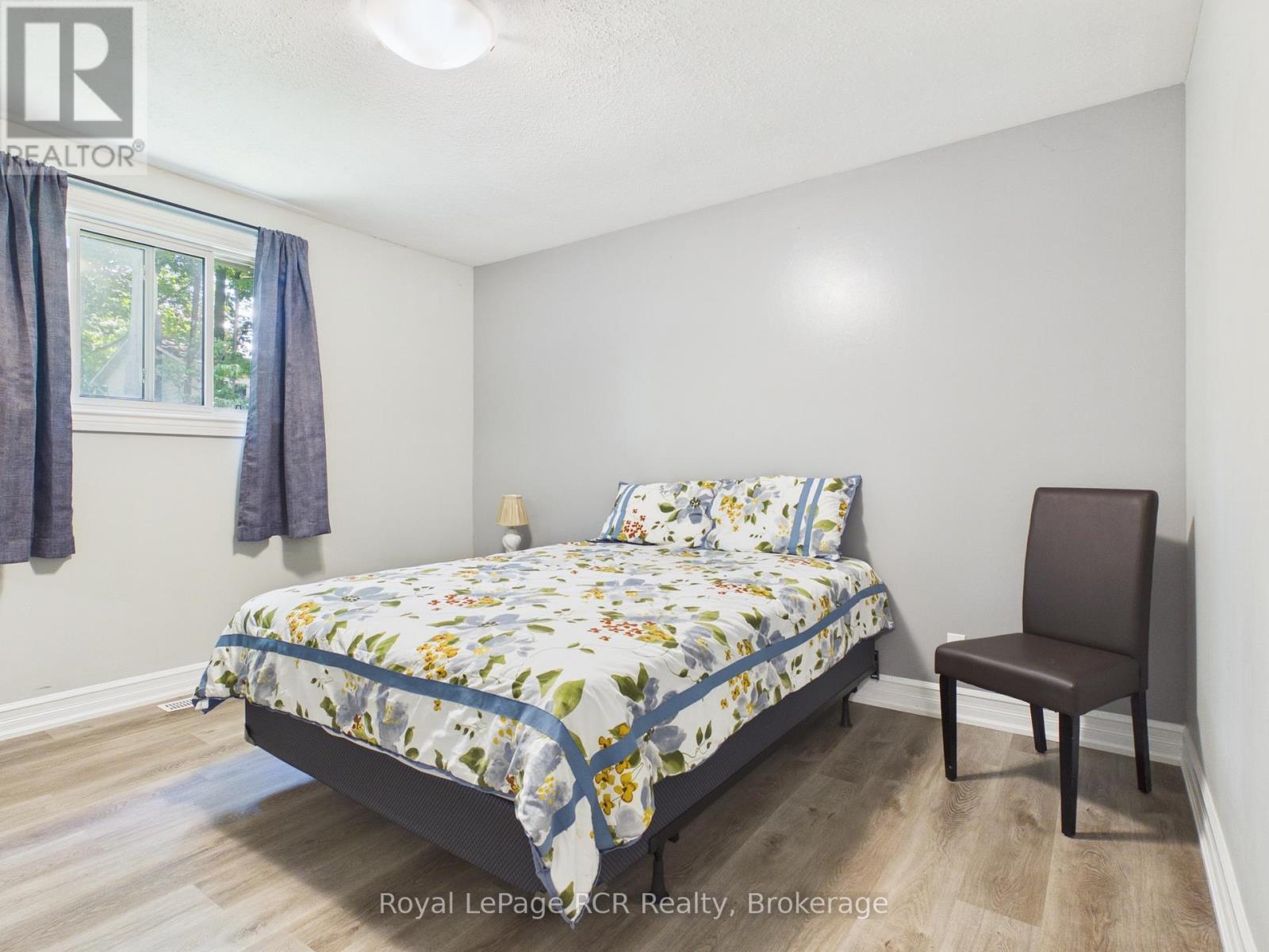 383 WELLINGTON STREET - 23
