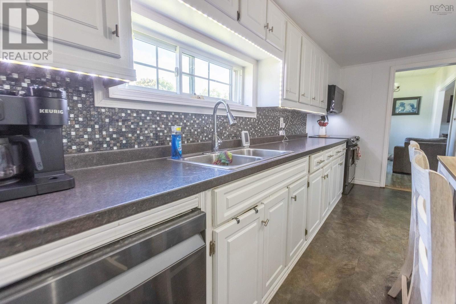 1 Beaver Dam Road - 9