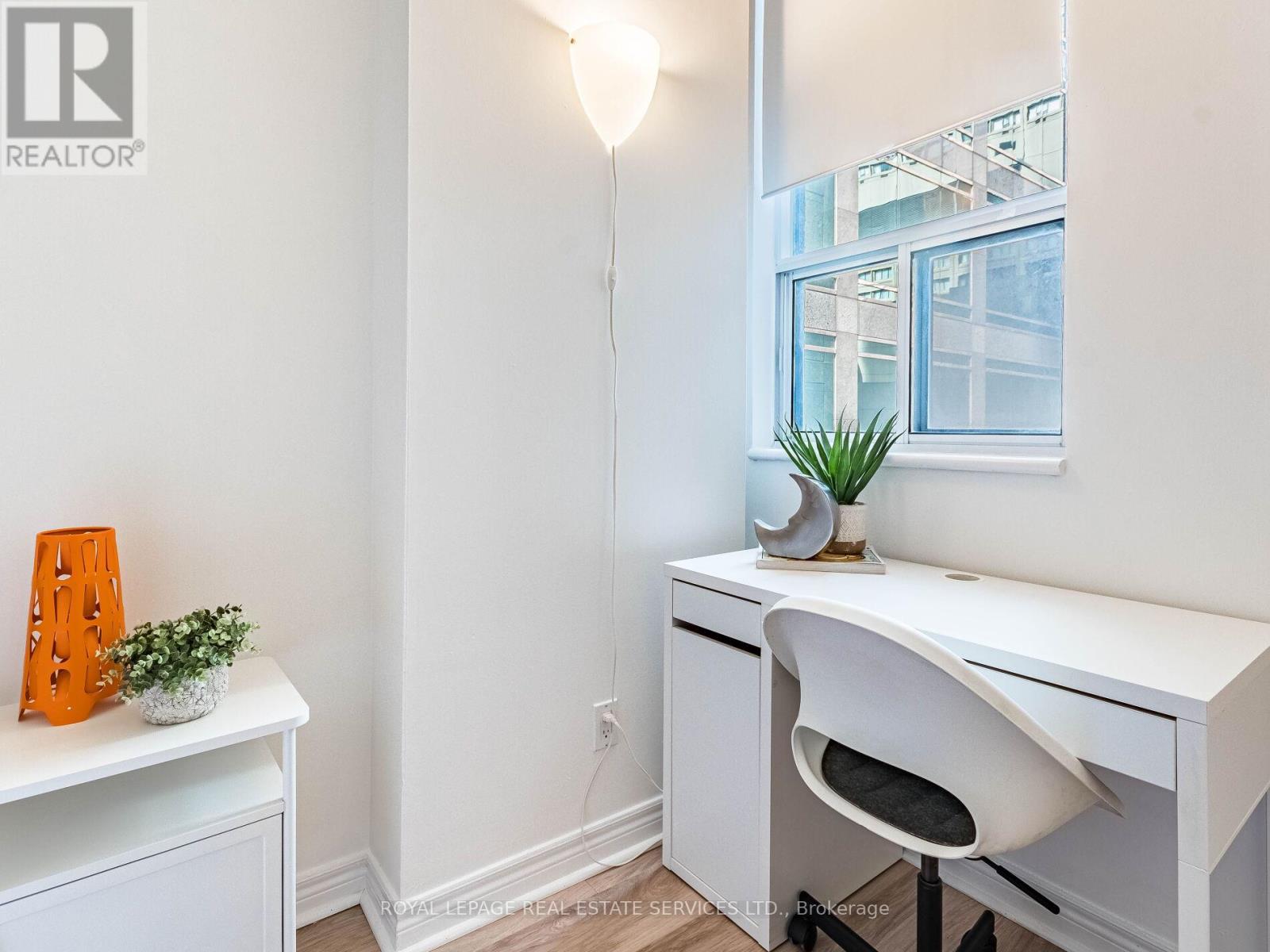 #802 55 BLOOR STREET E - 14