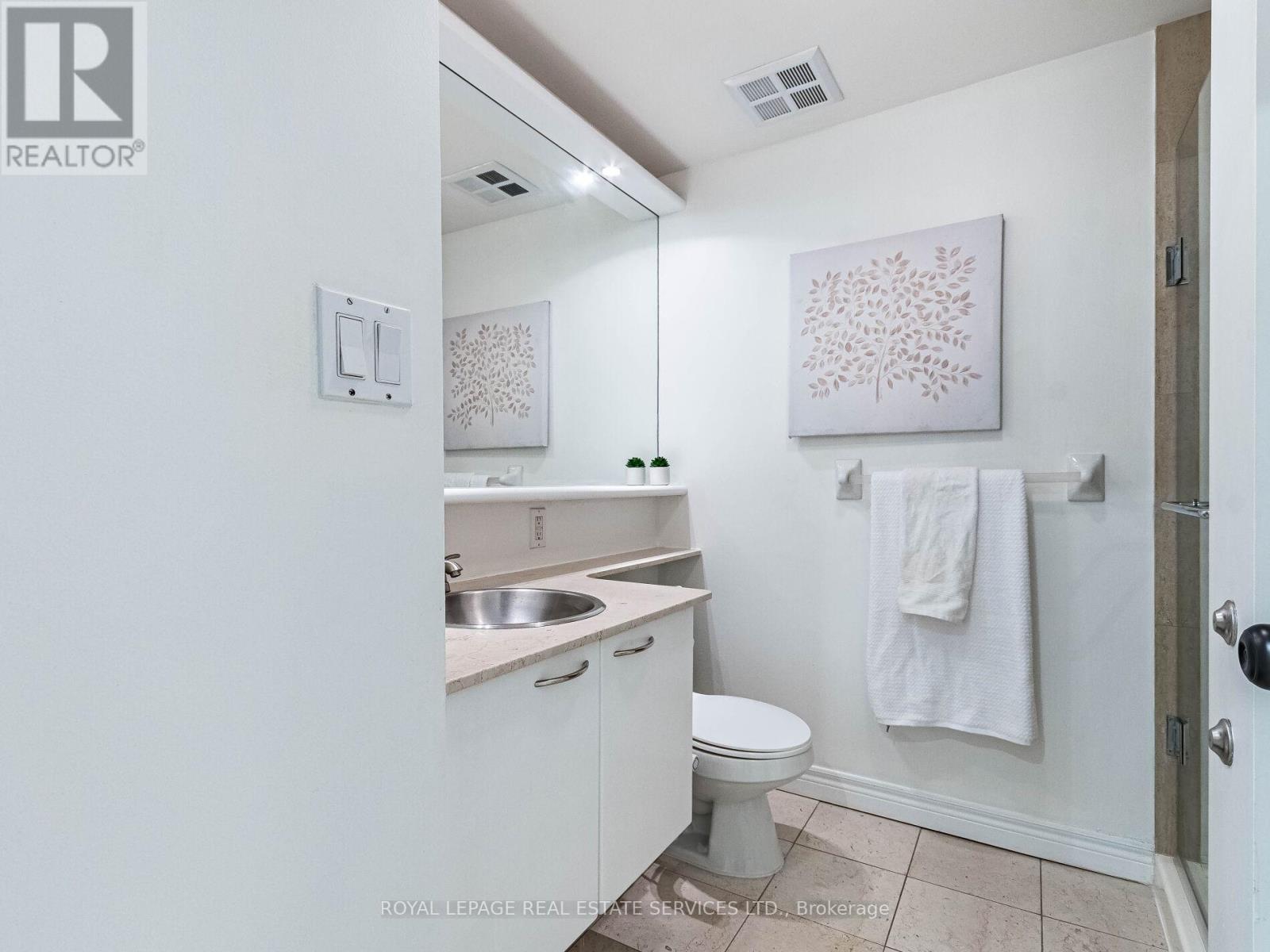 #802 55 BLOOR STREET E - 15