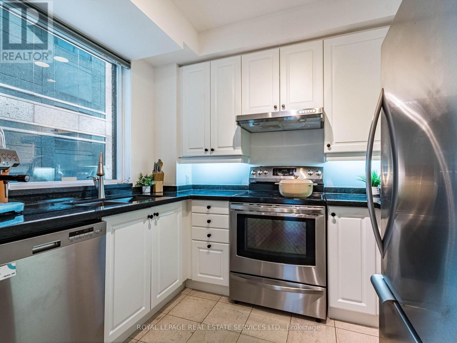 #802 55 BLOOR STREET E - 7