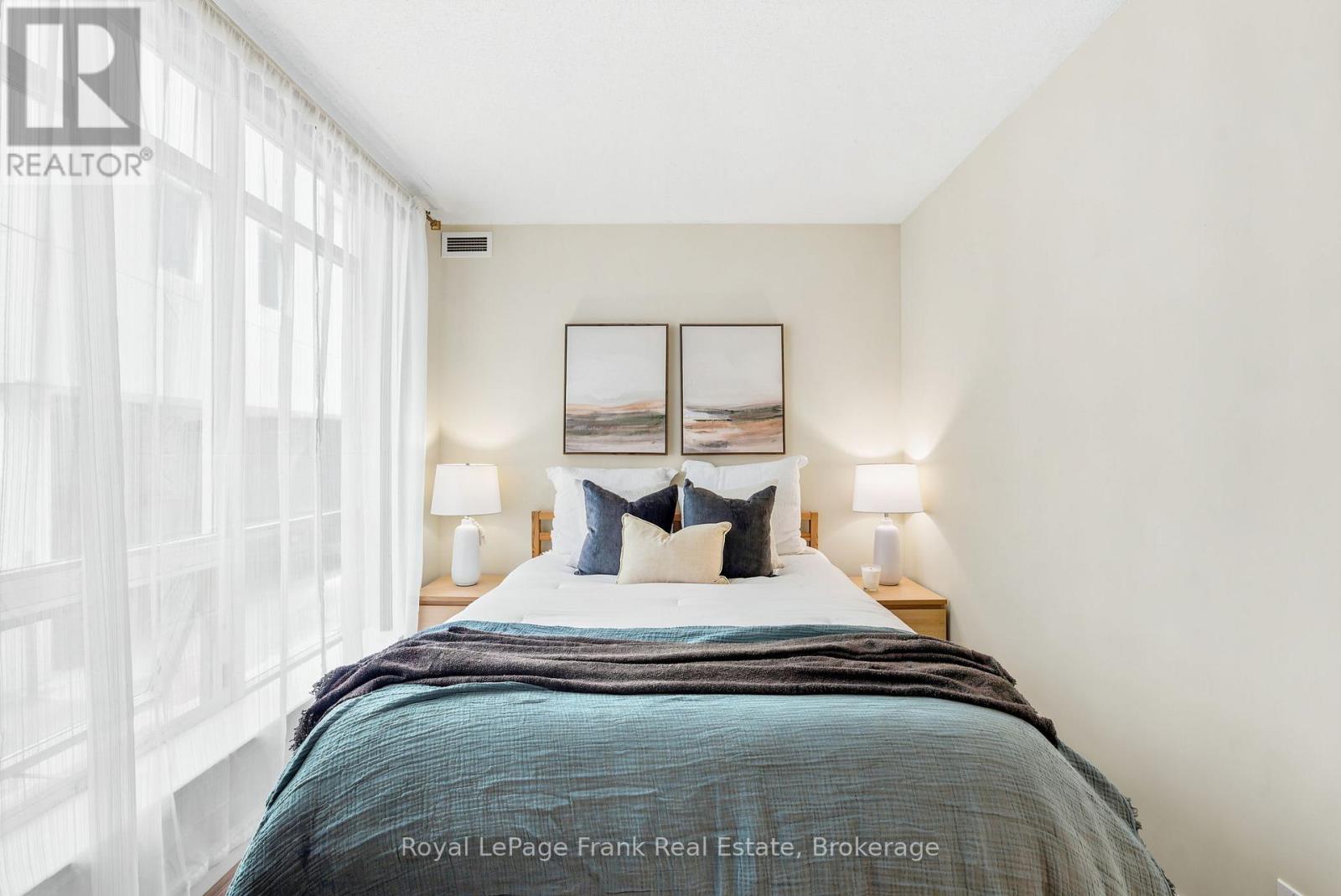 #M24 350 WELLINGTON STREET W - 18
