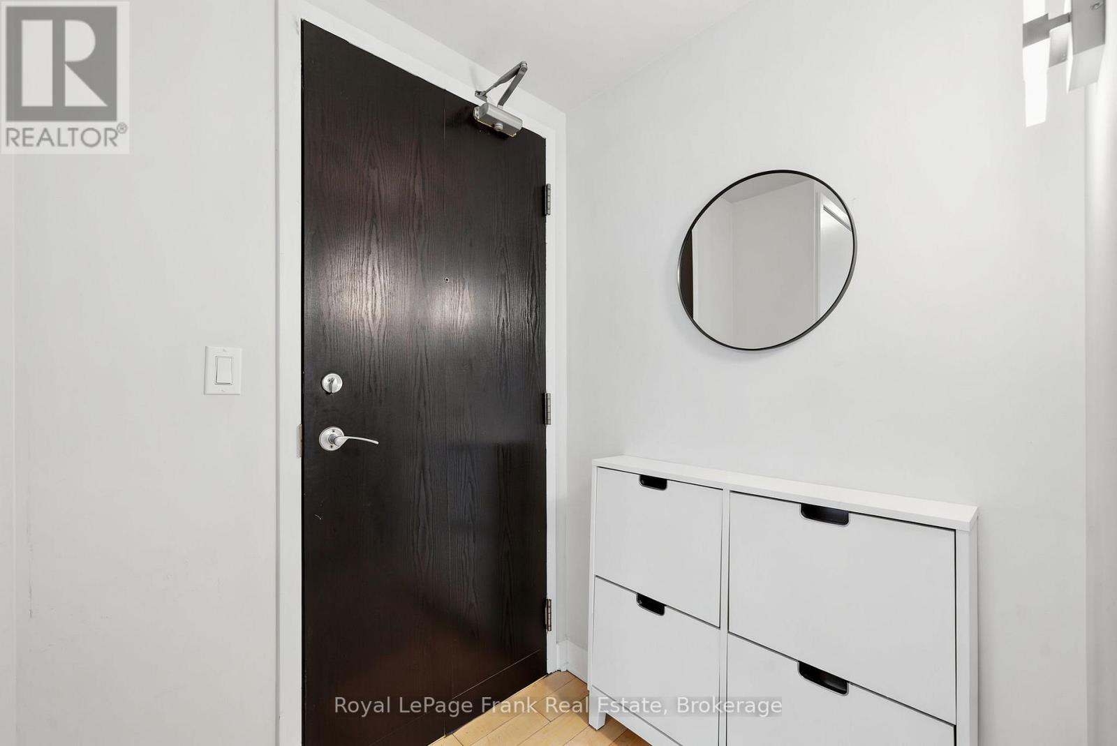 #M24 350 WELLINGTON STREET W - 2