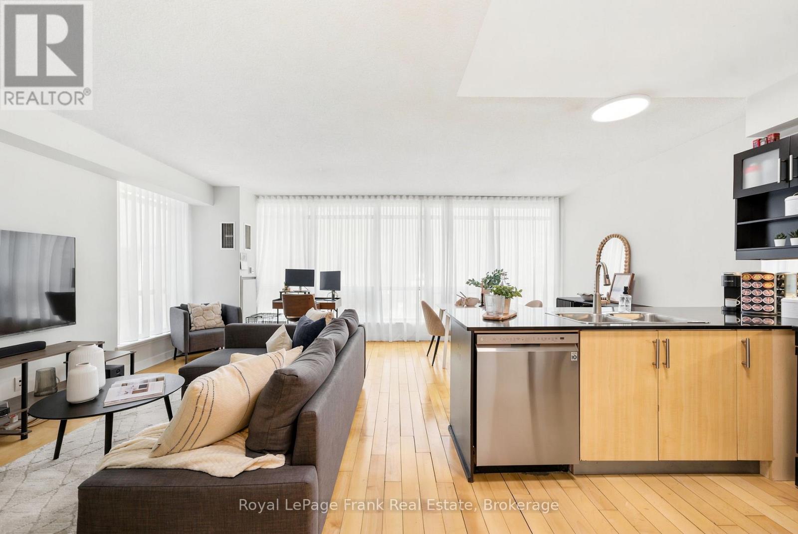 #M24 350 WELLINGTON STREET W - 4