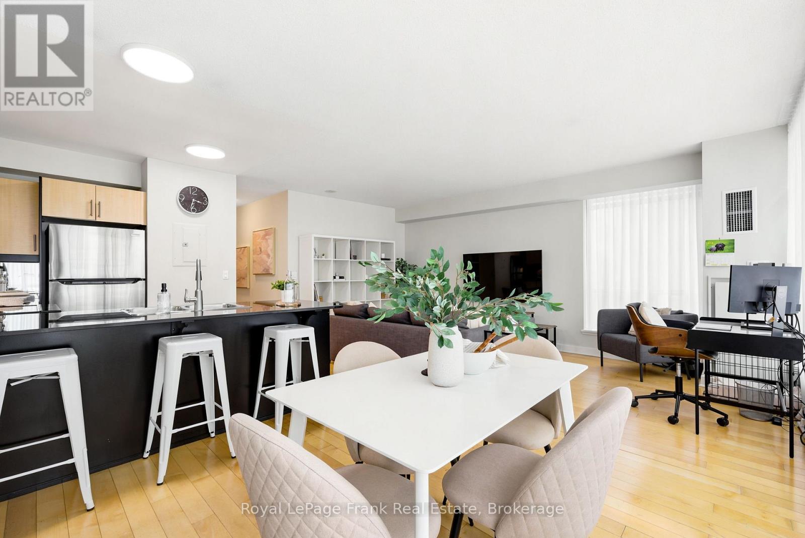 #M24 350 WELLINGTON STREET W - 9