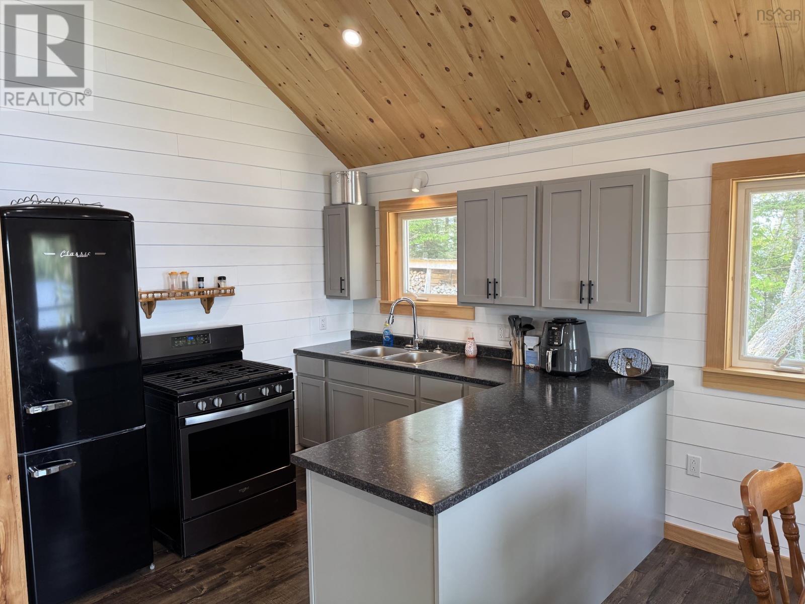 402 Melanson Road - 20
