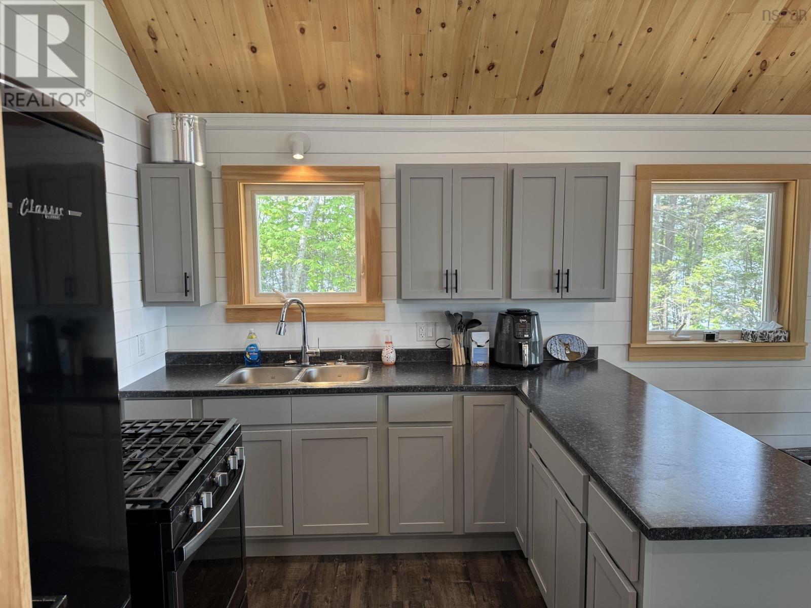 402 Melanson Road - 22