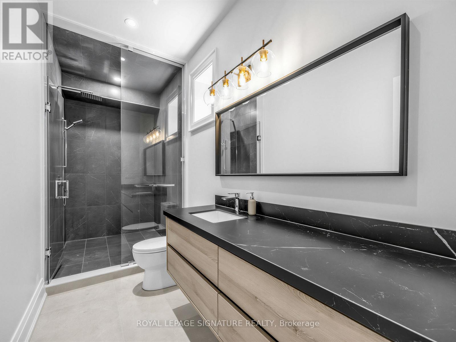 73 STARLIGHT CRESCENT - Image 44