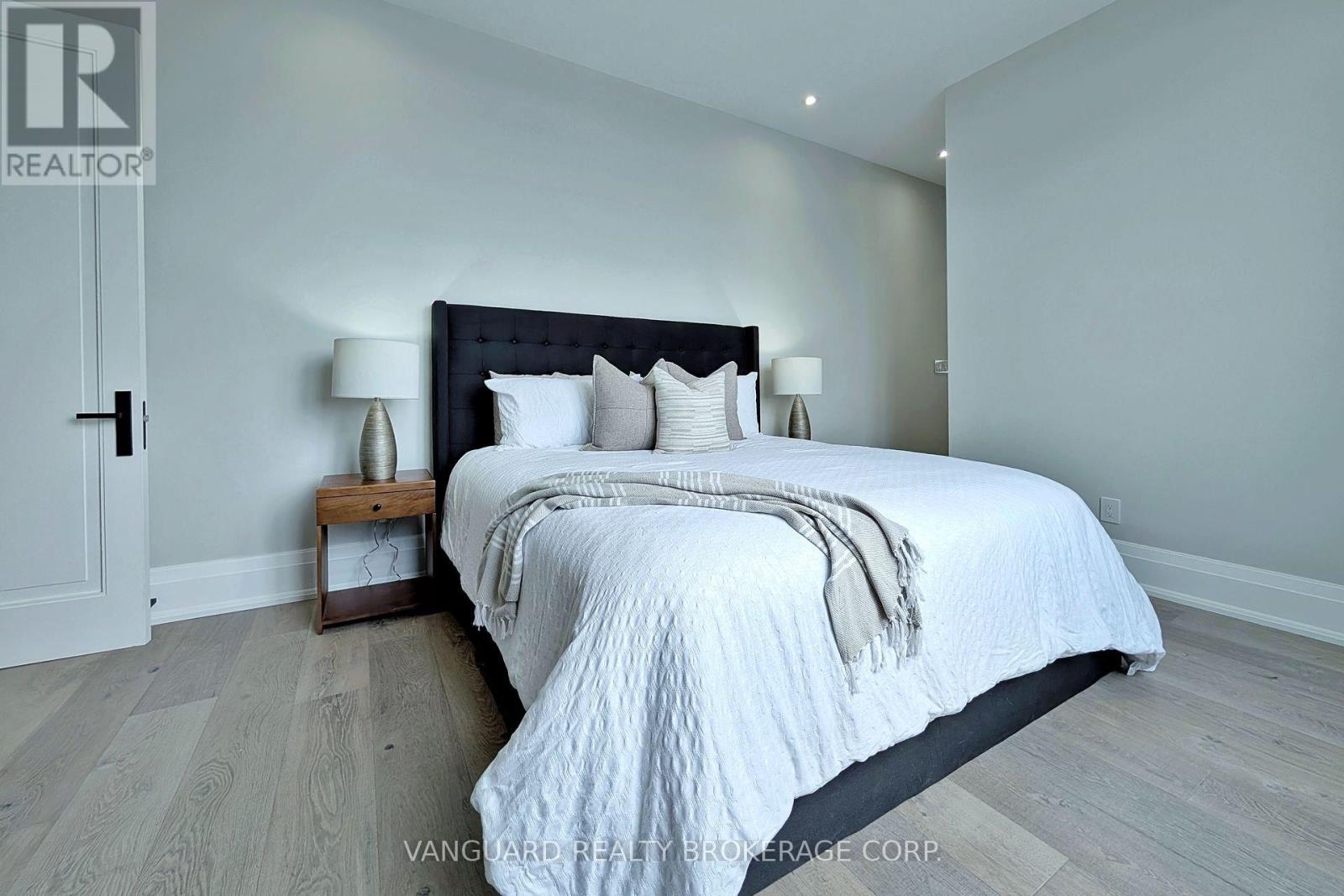 7 HOUSTON ROAD - 35