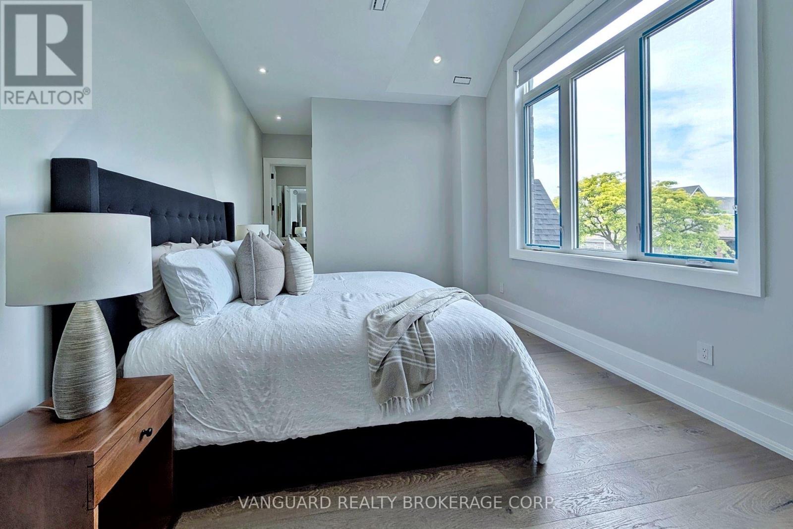 7 HOUSTON ROAD - 36