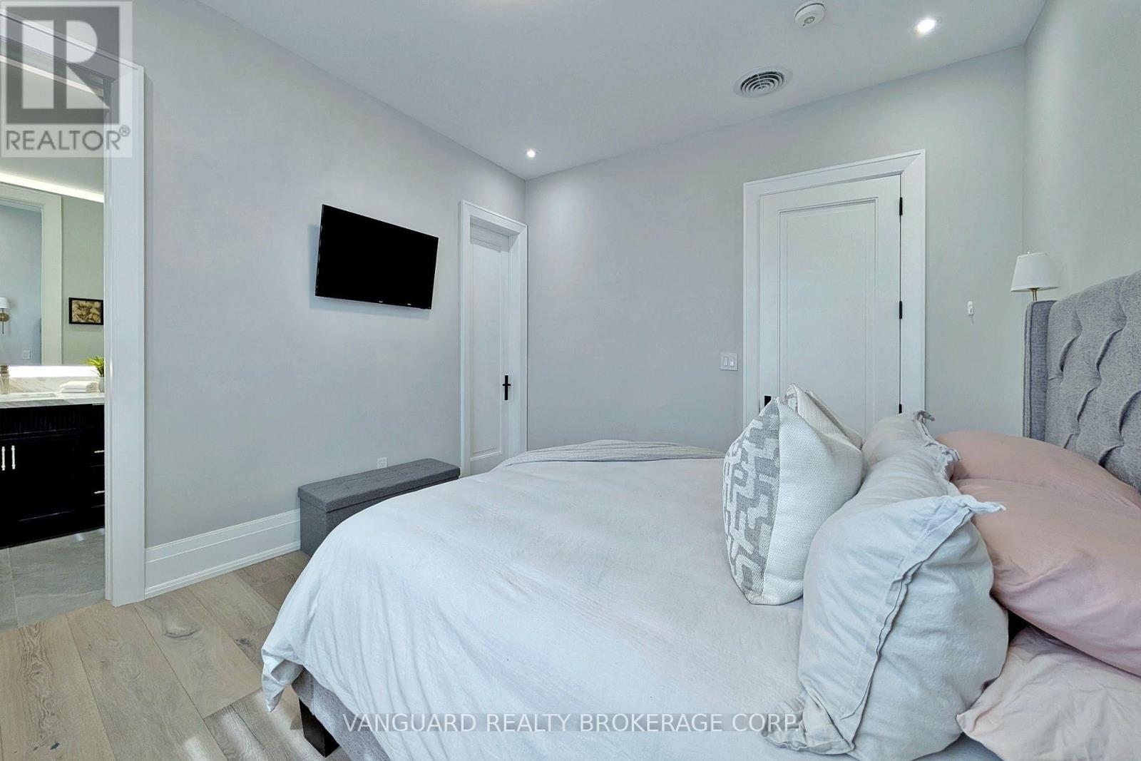 7 HOUSTON ROAD - 38