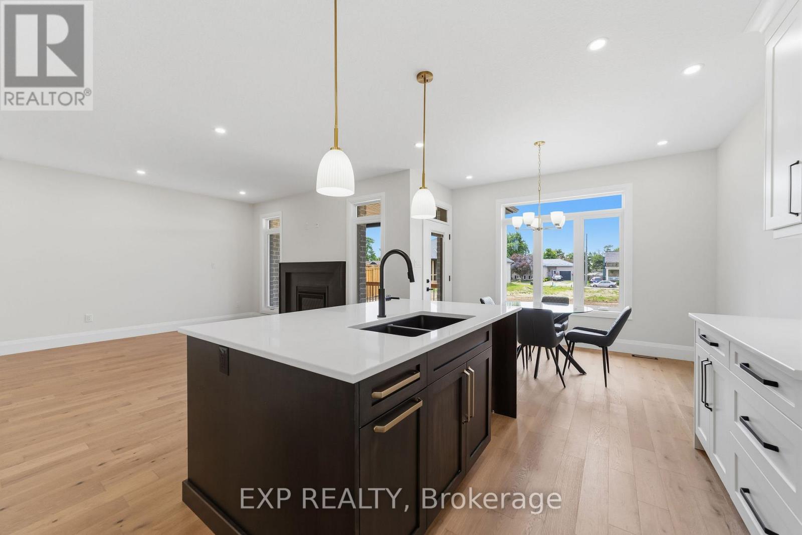 404 ERIE STREET - 12