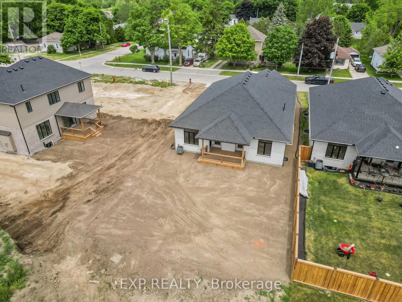 404 ERIE STREET - 37