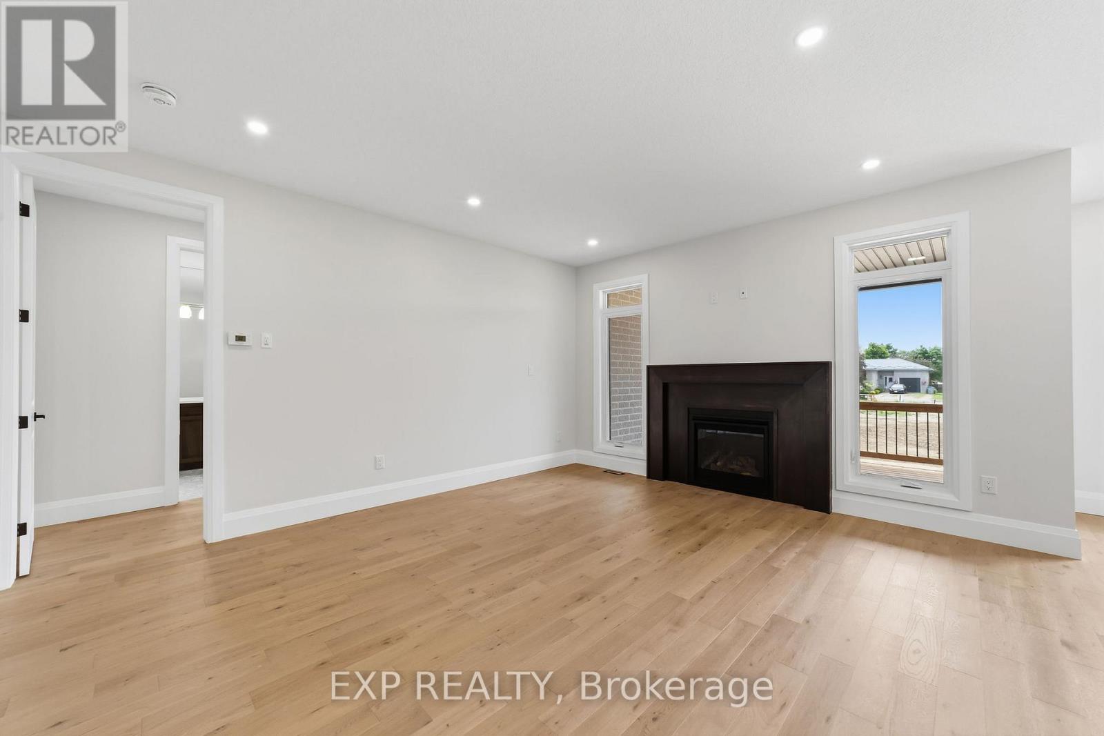 404 ERIE STREET - 6