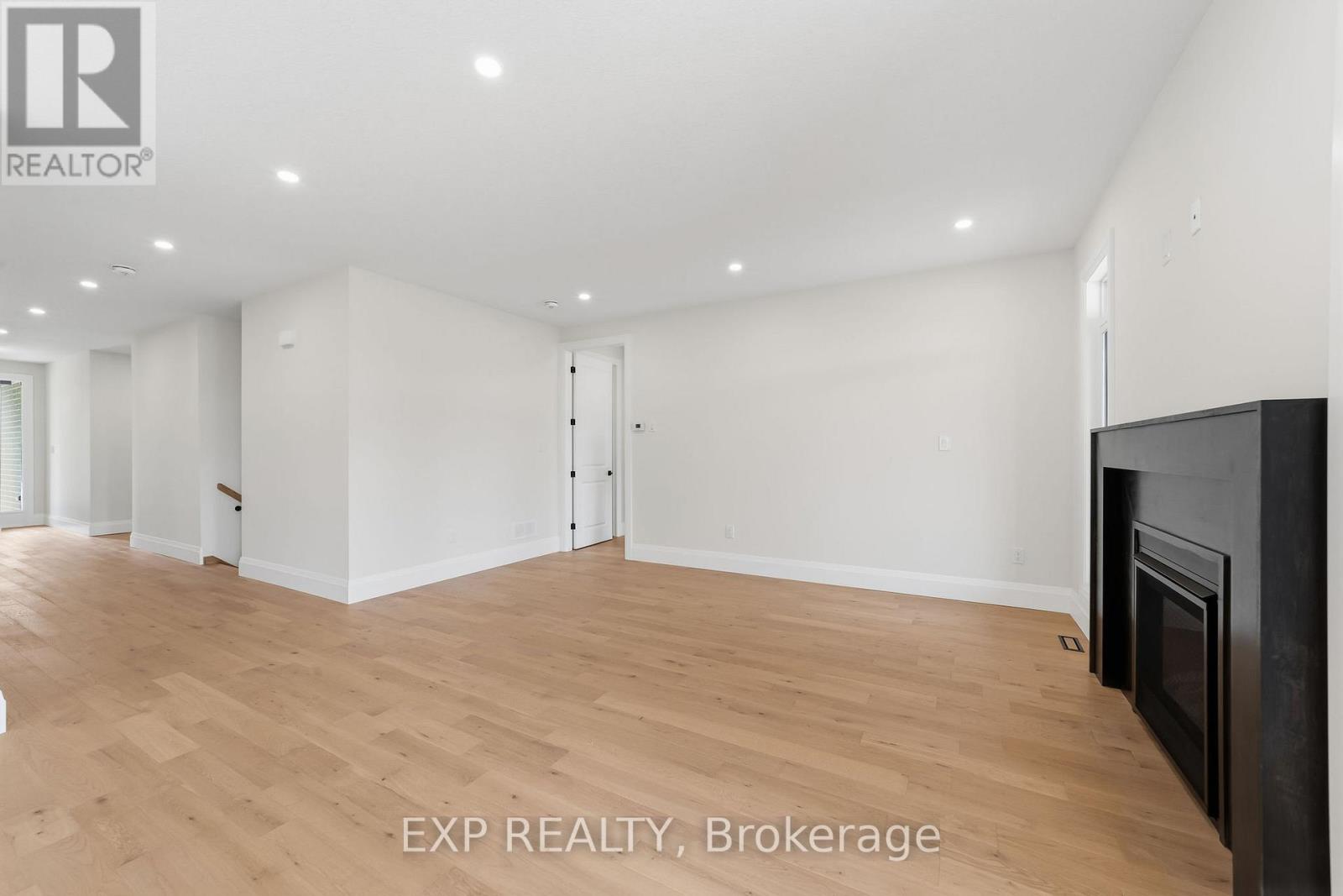 404 ERIE STREET - 8