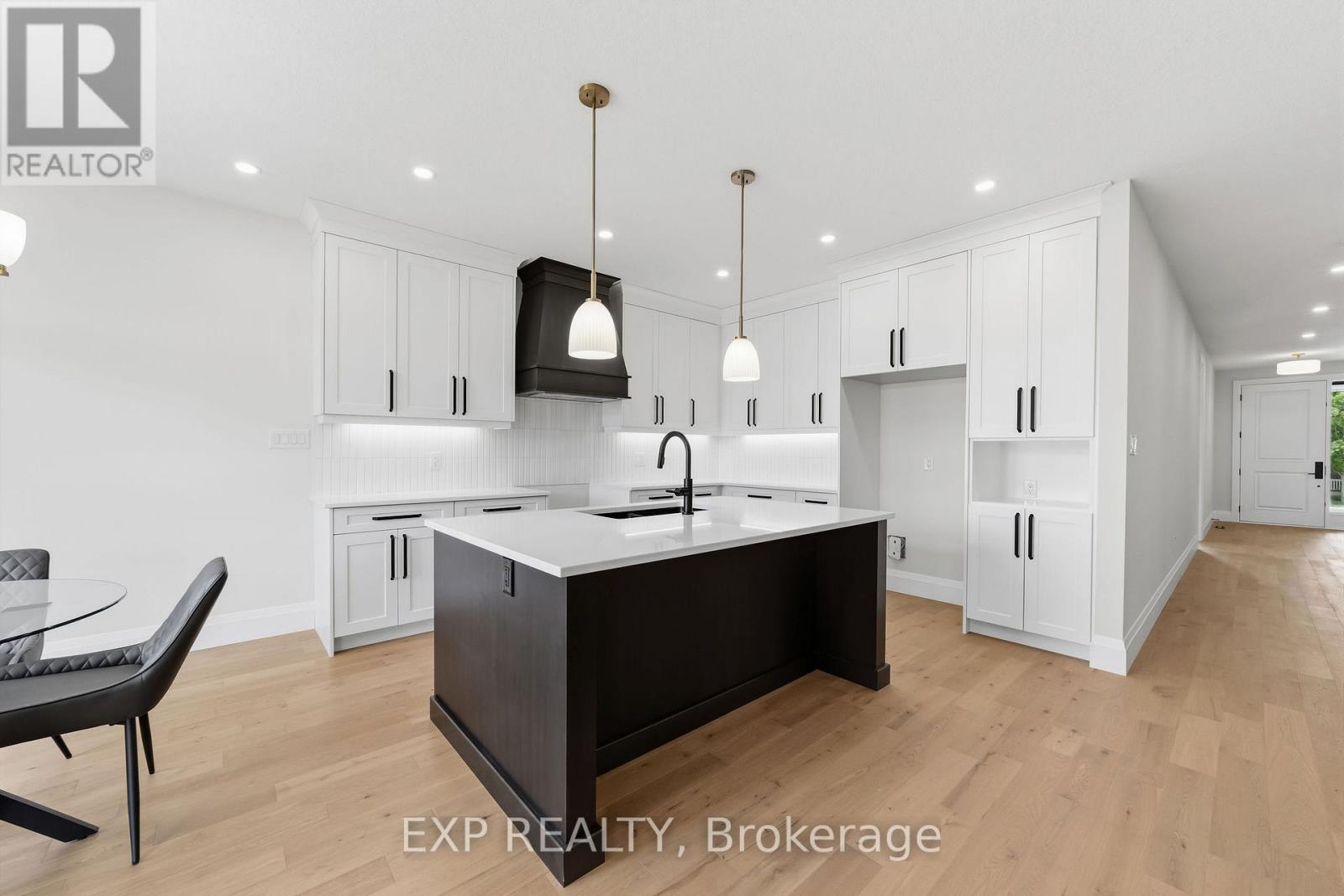 404 ERIE STREET - 9