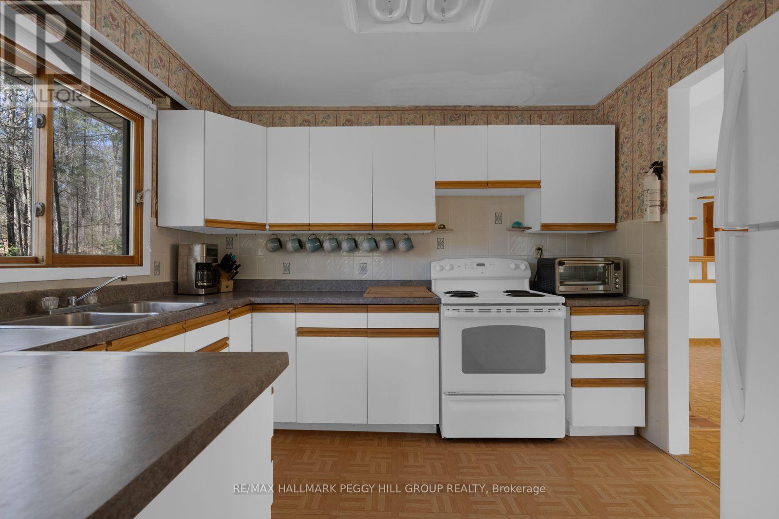 740 LAFONTAINE ROAD W - 6