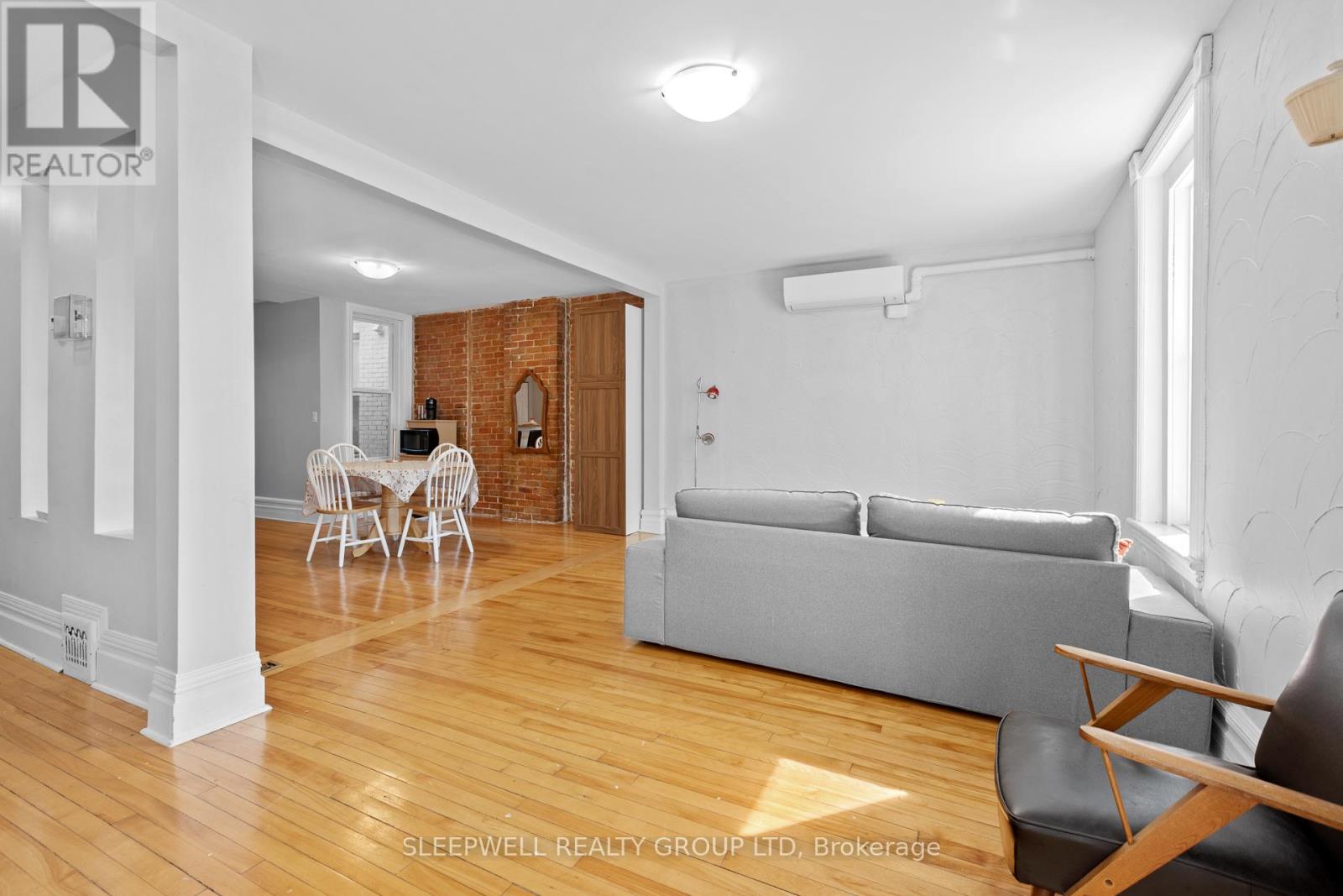 389 DALY AVENUE - 10
