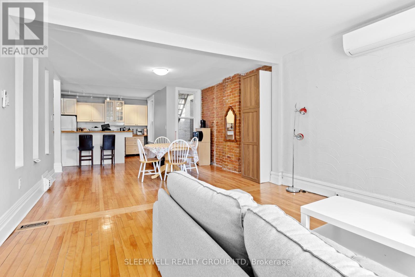 389 DALY AVENUE - 11