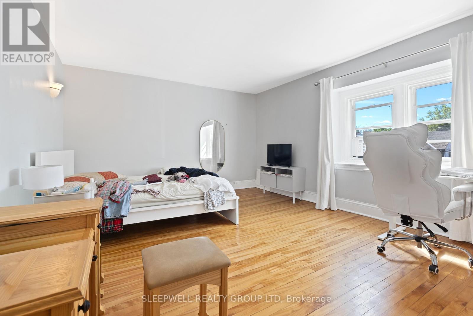 389 DALY AVENUE - 18