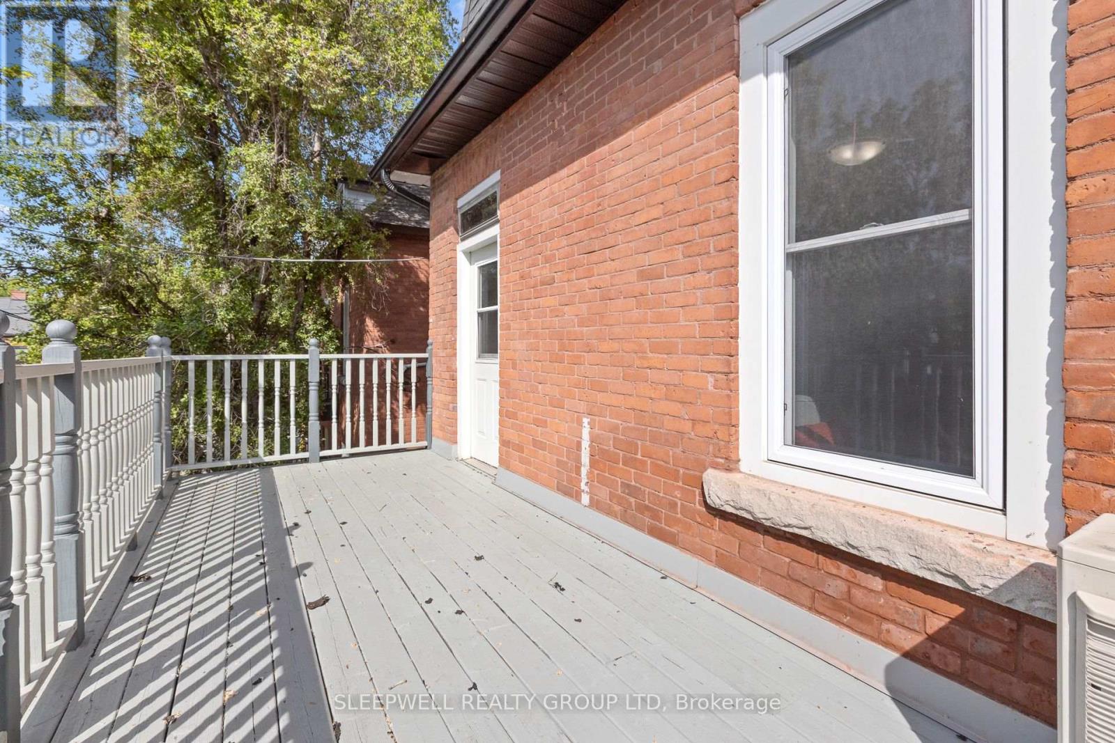 389 DALY AVENUE - 23