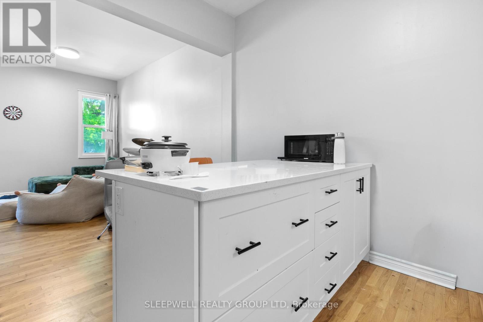389 DALY AVENUE - 26